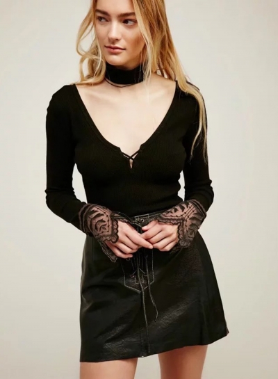 V Neck Long Sleeve Backless Slim Fit Lace Tee STYLESIMO.com