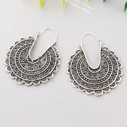 Vintage Ethnic Carving U Shape Flower Basket Ear Clock Earrings