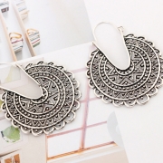 Vintage Ethnic Carving U Shape Flower Basket Ear Clock Earrings