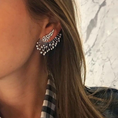 Fashion Asymmetric Multilayer Single Earring With Diamonds
